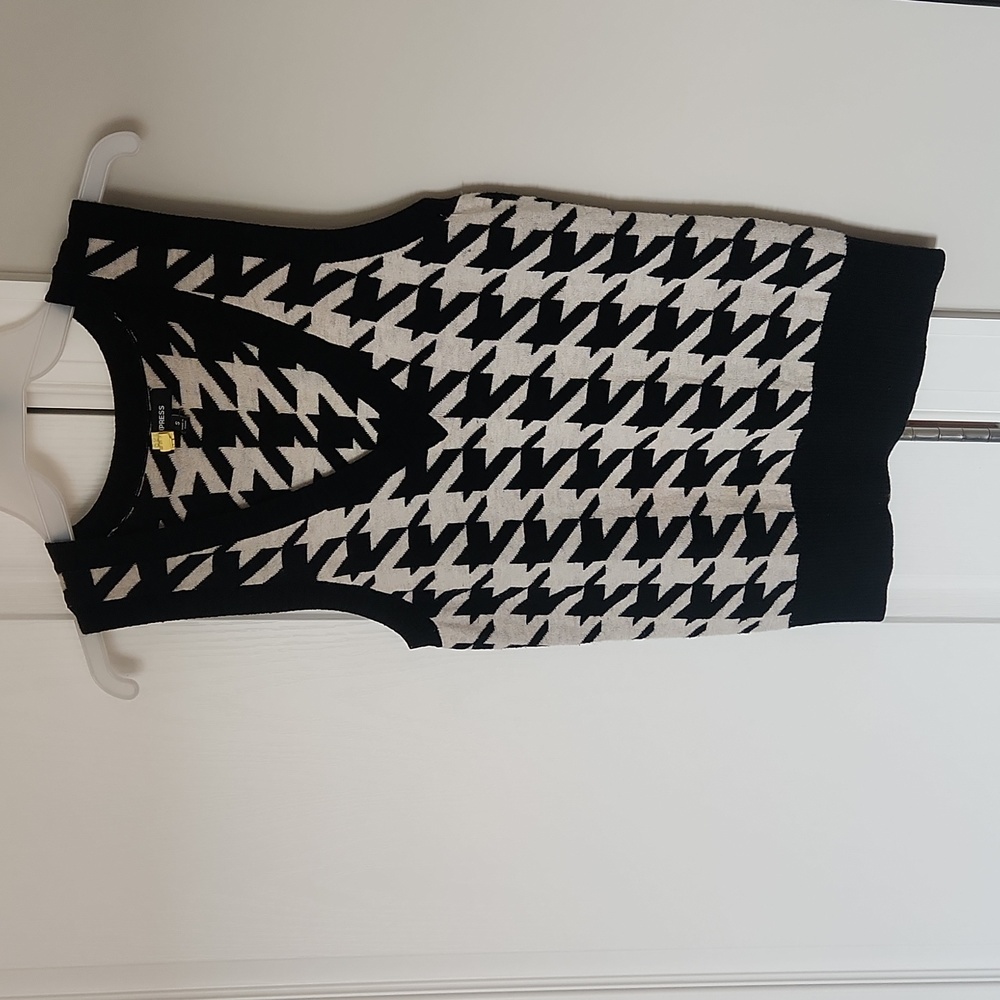 Express Hounds tooth sweater vest
